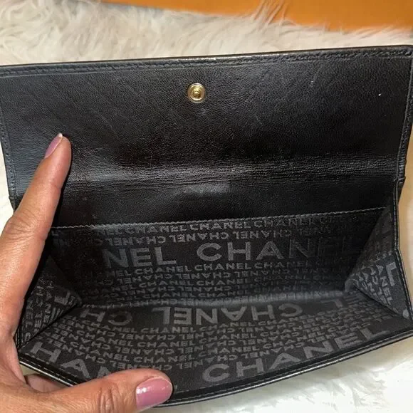 Chanel Camelia Wallet - Picture 6 of 16